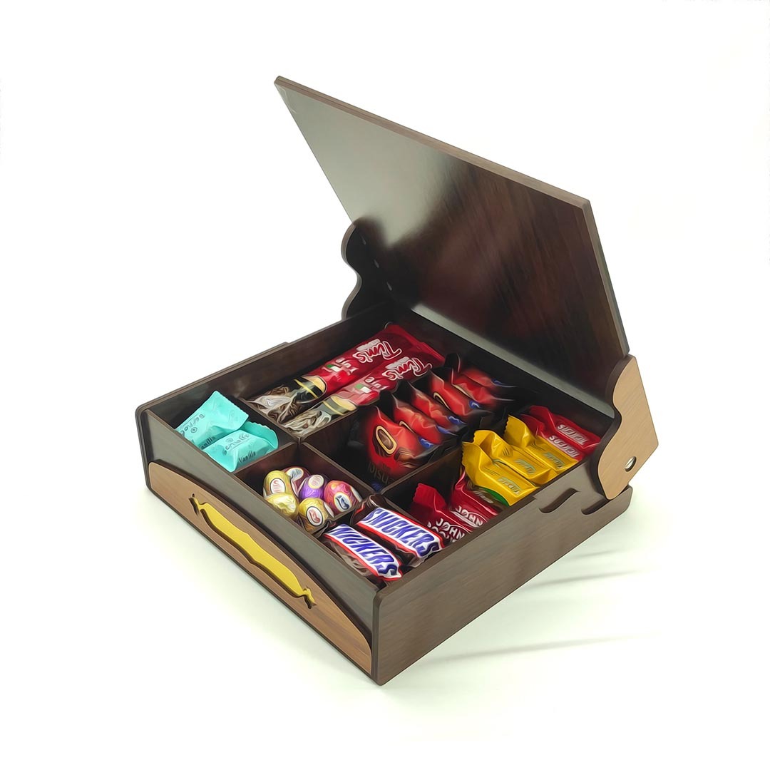  جعبه شکلات چوبی برند کیانلی دارای تقسیم بندی دارای در با لولای فلزی 